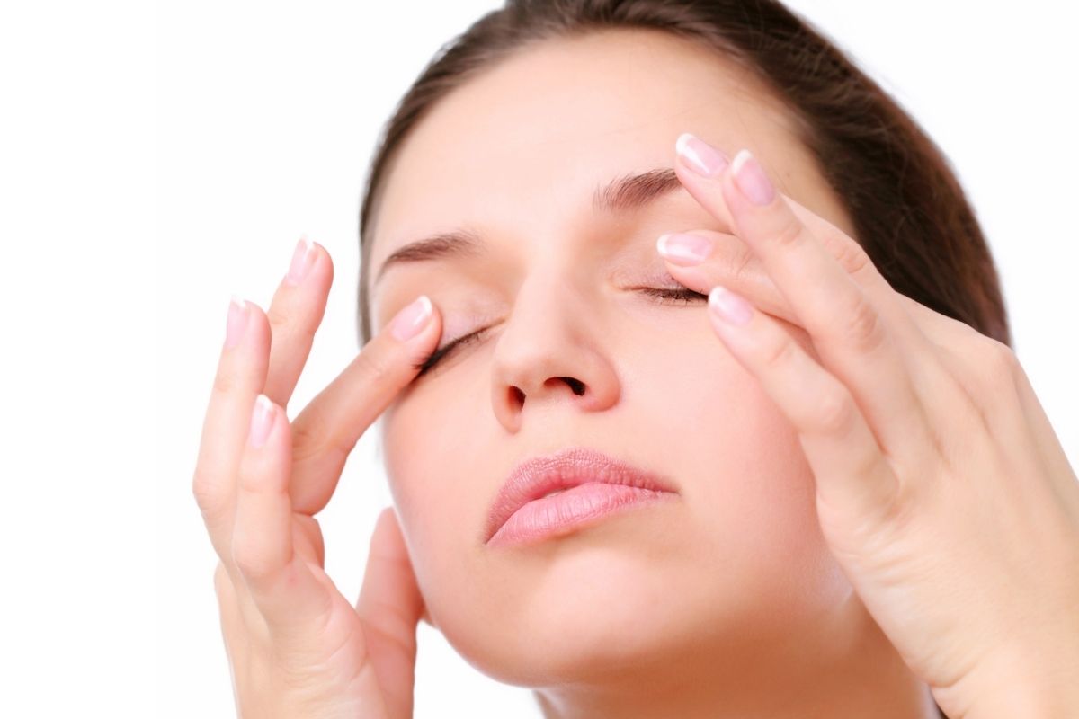 Soothe Your Tired Eyes: Discover the Power of Natural Herbs for Soothing Eye Strain